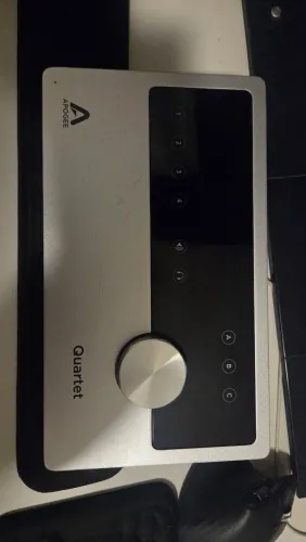 Interface de áudio apogee quartet