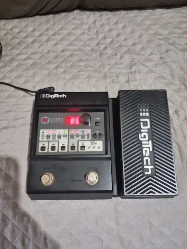 pedaleira Digitech Element XP