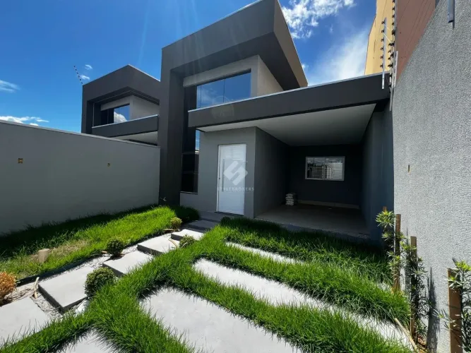 Ótima oportunidade de adquirir uma casa no Jardim Shangri-Lá