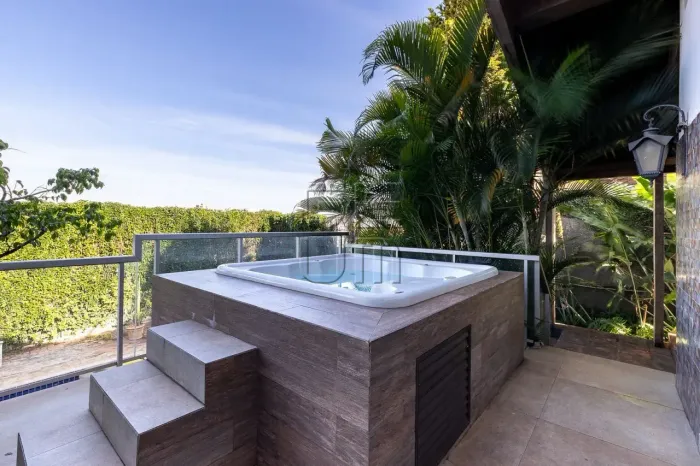 Casa ampla com piscina no bairro Quebec