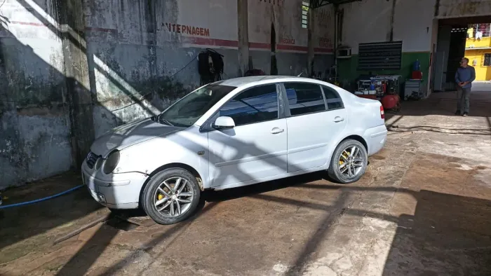Volkswagen Polo Sedan 1.6 MI Total Flex 8V 4P 2005