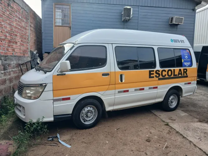 Jinbei Topic Escolar SL 2.2 8V/ 2.0 16V 4P 2011