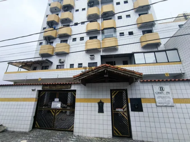 Kitnet com Elevador e 1 Vaga de Garagem na Ocian em Praia Grande
