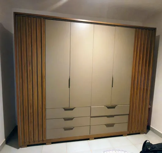 Guarda roupa grande ripado 6 portas 6 gavetas