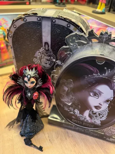 Raven Queen SDCC ever after high