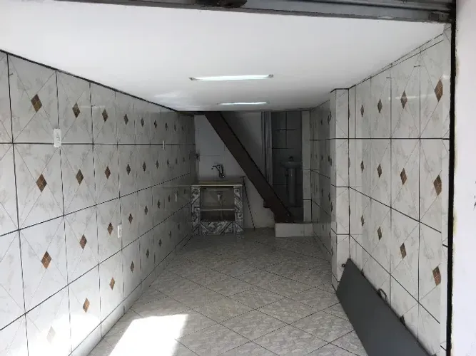 Loja na rua Bernardo Horta com 12m2 mais sobreloja