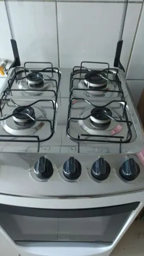 Fogão quatro bocas
