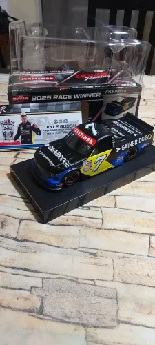 Miniatura Nascar Kyle Busch 