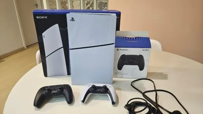 Playstation 5 + 2 Controles + Adaptador
