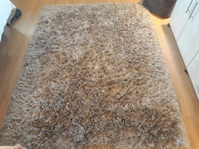 Tapete felpudo - 200 cm x 160 cm - côr champanhe - praticamente novo