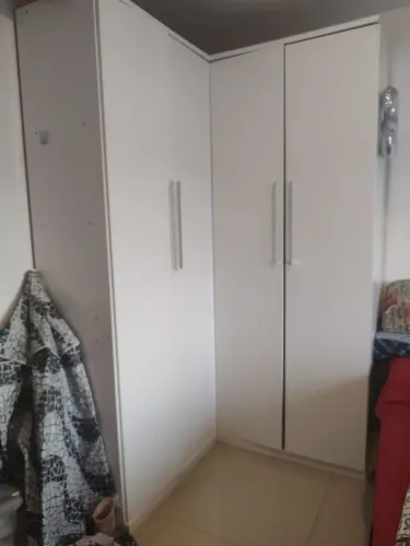 Roupeiro Casal de canto em L 4 portas