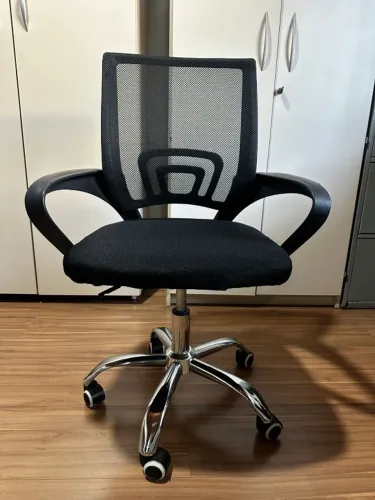 VENDE-SE CADEIRAS DE ESCRITORIO USADAS