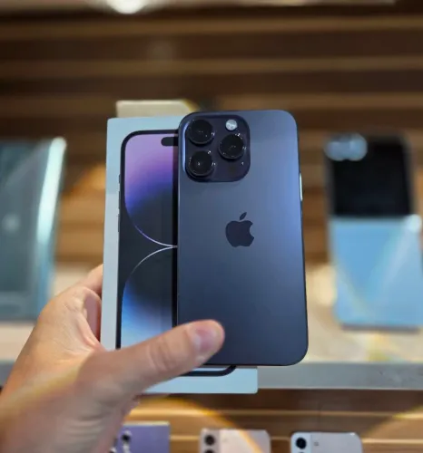IPhone 14 Pro, 128GB, bateria 76%, cor roxo, usado (tela trocada), c/ caixa e carregador.<br>