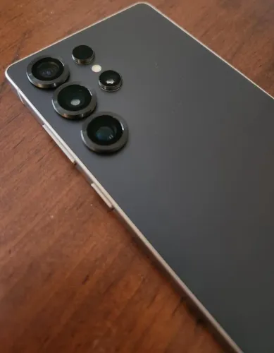 Samsung S25 Ultra - impecável. 