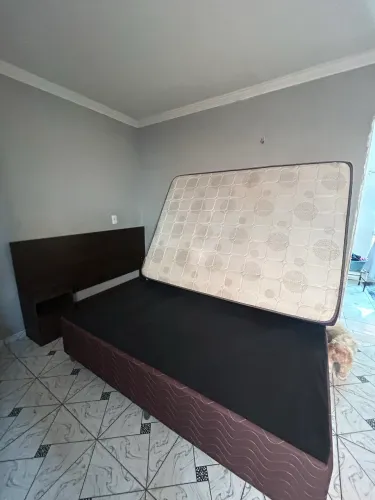 Cama de Casal em Ótimo Estado - Pronta para Uso