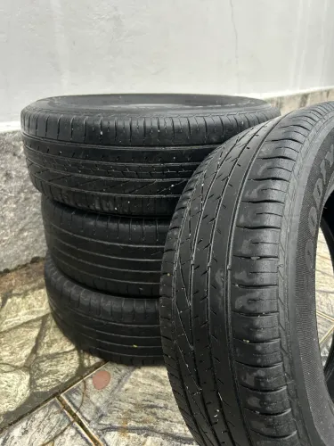 Pneu Aro 14 Goodyear 185/70 eagle excellence 88H