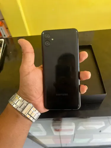 VENDO CELULAR SAMSUNG A04e, 64 gigas, celular impecável!