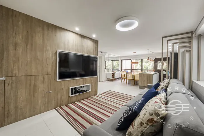 VILLÁGIO COM 3 DORMITÓRIOS (1 SUÍTE), 2 VAGAS, 138M² ÁREA PRIVATIVA À VENDA EM RIVIERA