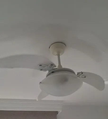 Vende _se 2 ventiladores de teto por 150$