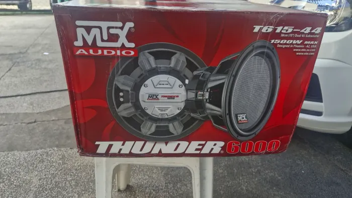 Subwoofer Thunder 6000 novo na caixa