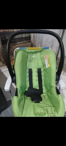 Bebe conforto semi novo