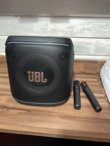 CAIXA DE SOM JBL ENCORE COM DOIS MICROFONES 