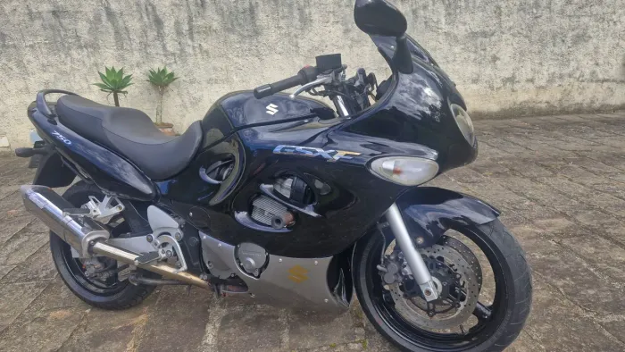 GSX F 750