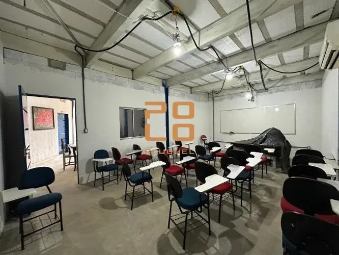 Prédio com 6 quartos para alugar no Setor Coimbra em Goiânia - GO.