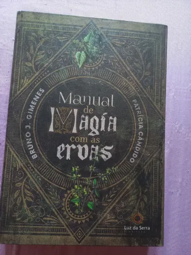 Vendo livro manual de magia com as ervas
