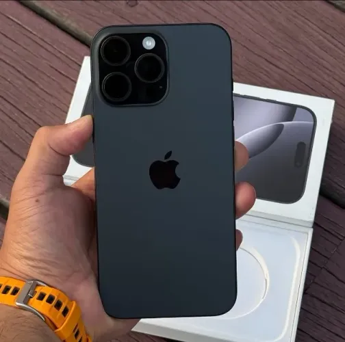iPhone 16 Pro Max 256GB Preto,Desempenho extremo, acabamento top.semi-novo de alto padrão