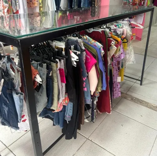 Balcão expositor de vidro