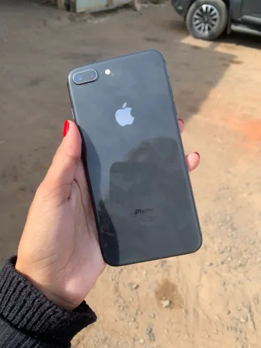 IPhone 8 Plus preto 64gb 