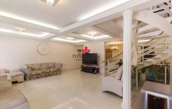 Casa Residencial ou Comercial com 6 quartos sendo 4 suítes, 7 banheiros e 8 vagas na Mooca