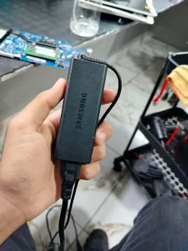 Carregador original notebook Samsung 19v