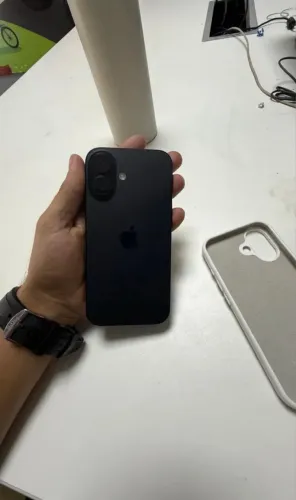 iPhone 16