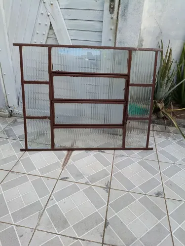 Janela basculante 
