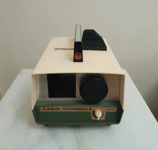 Projetor de Slides Cabin Eletromatic II - Vintage