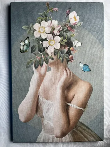 Quadro Decorativo Canvas Bimper Mulher Floral e Borboletas 30x45cm