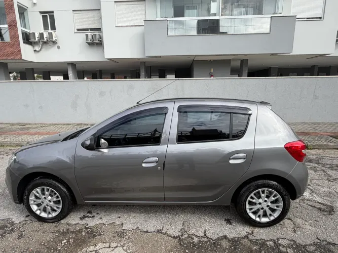 Renault Sandero Zen Flex 1.6 16V 5P Mec. 2020