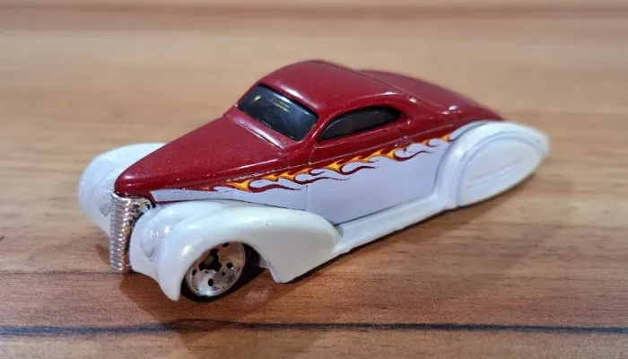 Hot Wheels Swoop Coupe - 2006 Main Line Series (Loose)