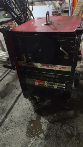 Máquina de solda lincoln ac/DC+dc-(250 amperes.solda alumínio)