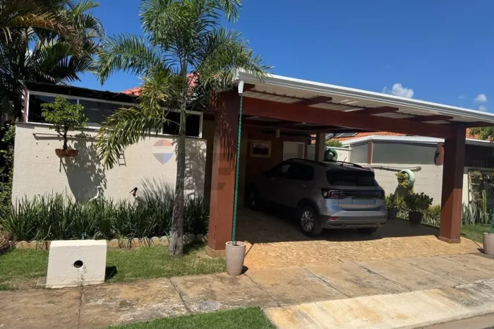 Casa à venda com 3 dormitórios no condomínio Quinta das Laranjeiras em Jaguariúna sp