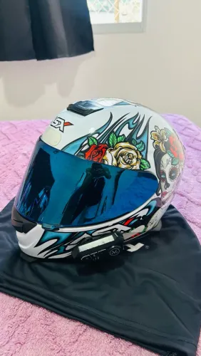 VENDO CAPACETE