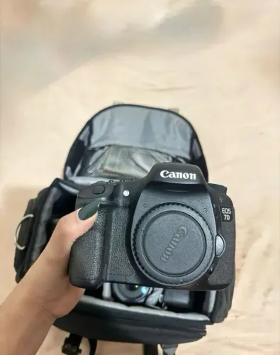 Canon EOS7D +bolsa + manual + carregador 