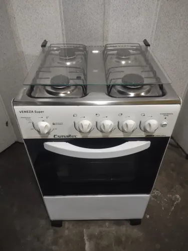 VENDE-SE FOGÃO ESMALTEC 4 BOCAS