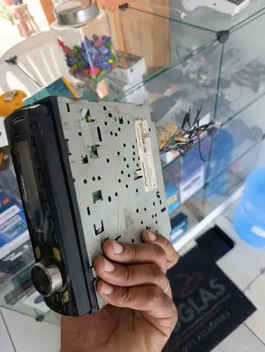 Pioneer toca cd com controle longa distância!