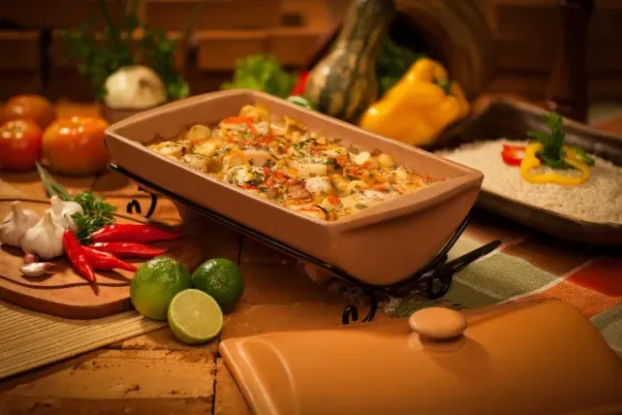 Telha para assar Peixe - M - 04 litros - com suporte de mesa - Casa das Churrasqueiras