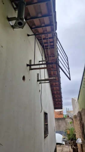 Grade de proteção para ar condicionado  12 mil bates