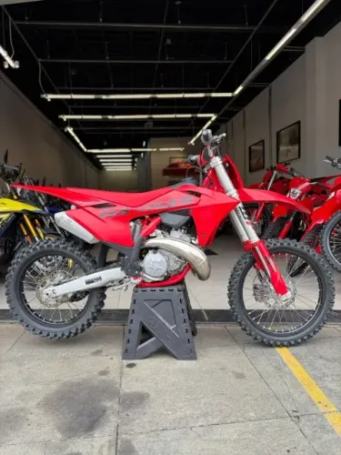 GASGAS MC 300 2024 COM APENAS 4HRS!!!