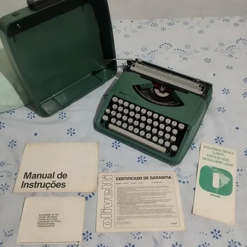 Máquina de Escrever  Olivetti LETTERA 82